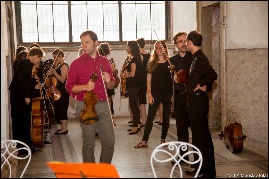 181-KHL 4.koncert Rotunda -Belgie240714 230.jpg (137 KB)